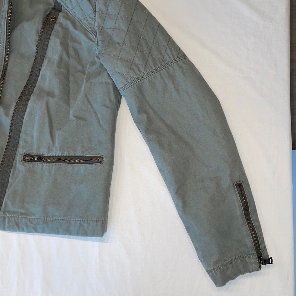 Gap Jacket - Picture 2 of 7